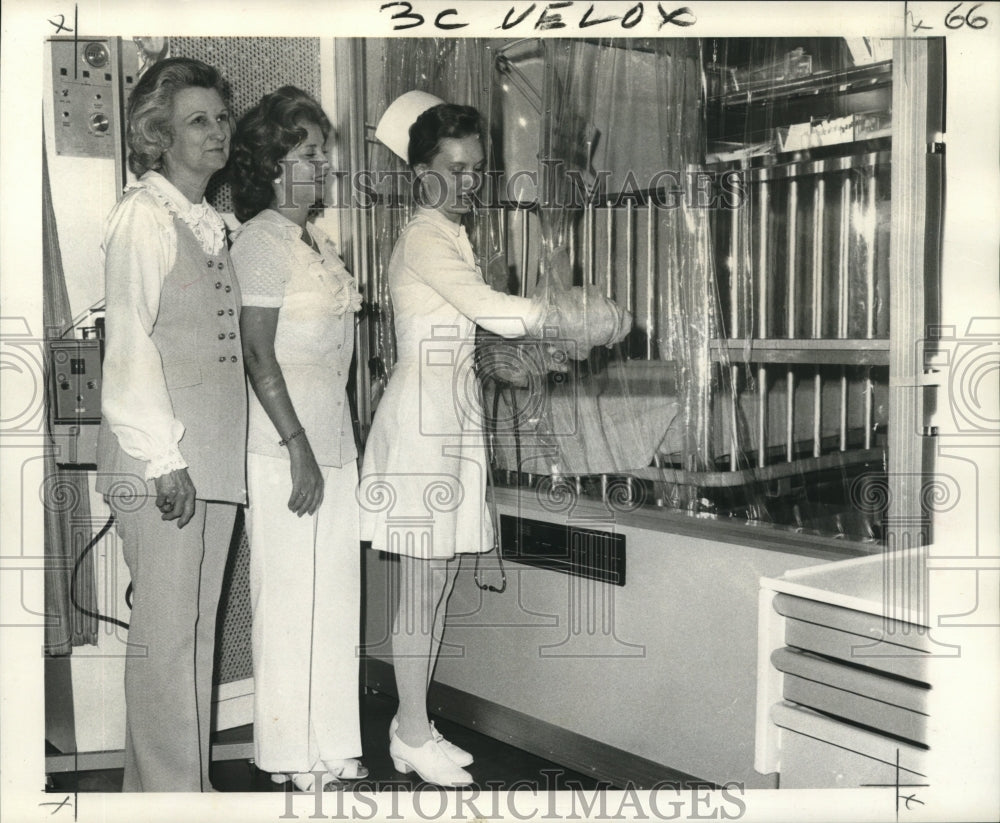 1973 New intensive care crib at Leukemia Unit of Charity Hospital - Historic Images