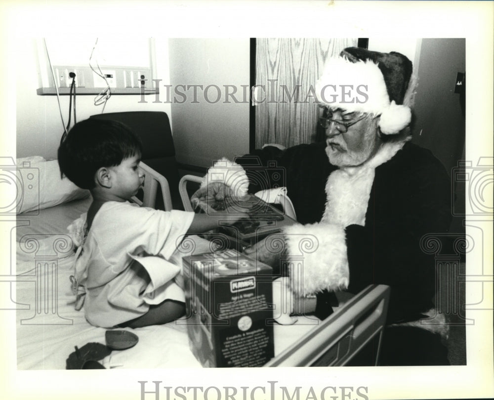 1994 Press Photo The Gold Wing Road Riders Association and The Plaza Mall - Historic Images