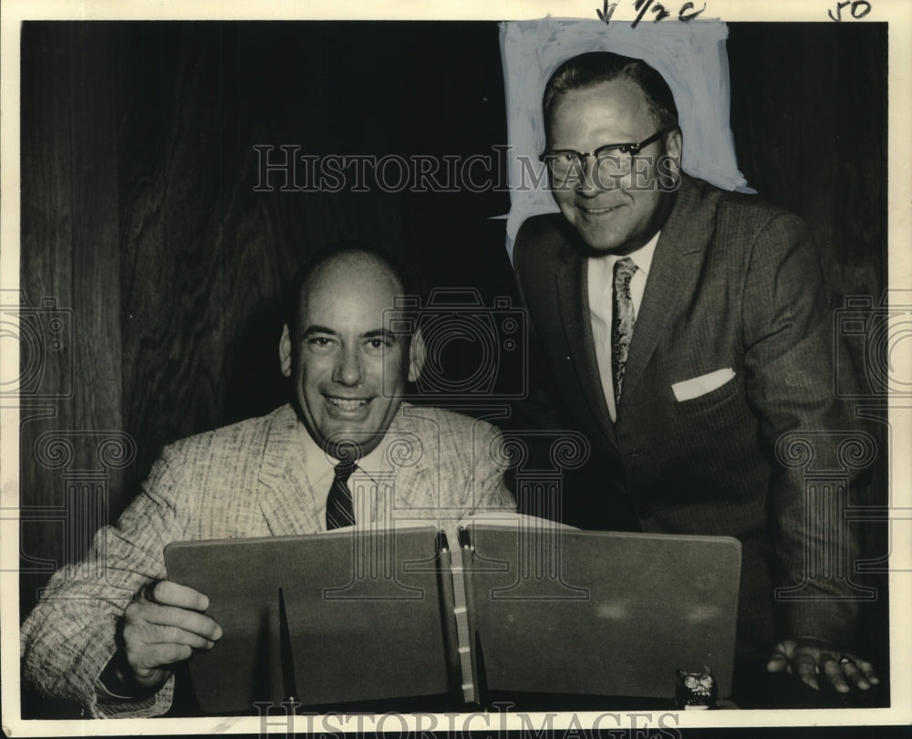 1960 Press Photo Edward Engel, general manager of Nash-Mullikin Materials Inc. - Historic Images
