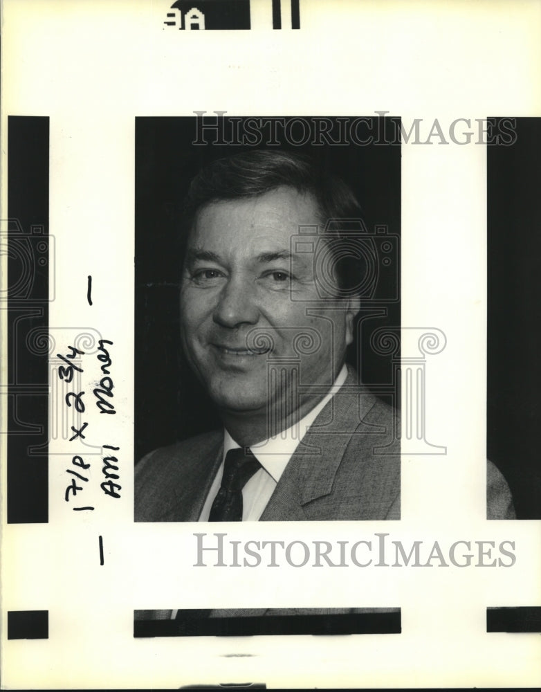 1990 Press Photo Secretary of the Department of Natural Resources Ron Gomez - Historic Images