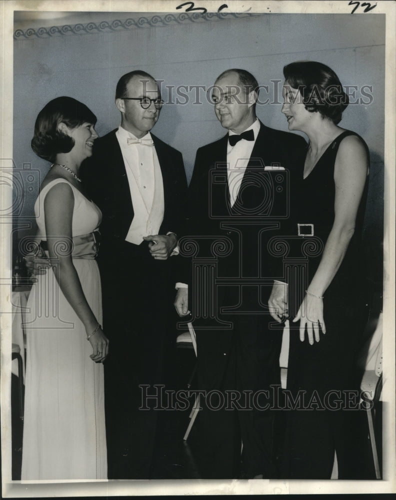 1965 Press Photo Mr. and Mrs. John J. Glover, Essex Club Noel soiree - Historic Images