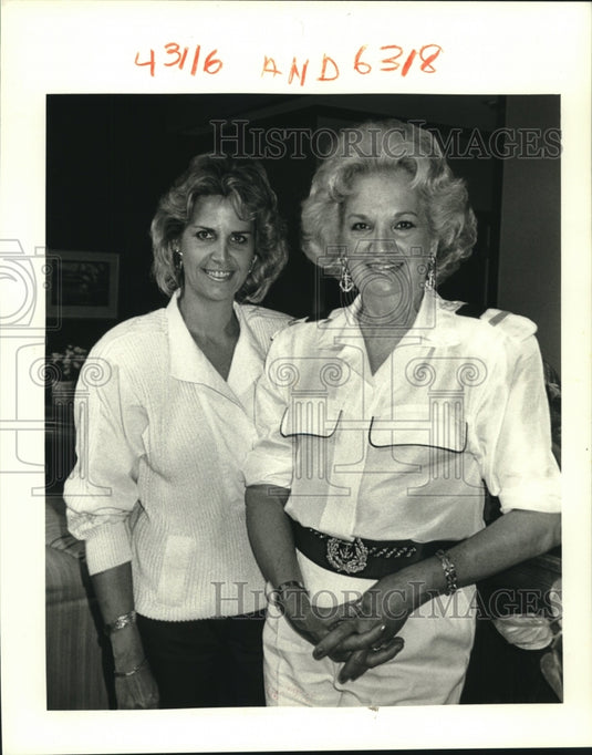 1988 Press Photo Mary Strepfus Glynn & Marvel Strepfus, Propellors Club - Historic Images