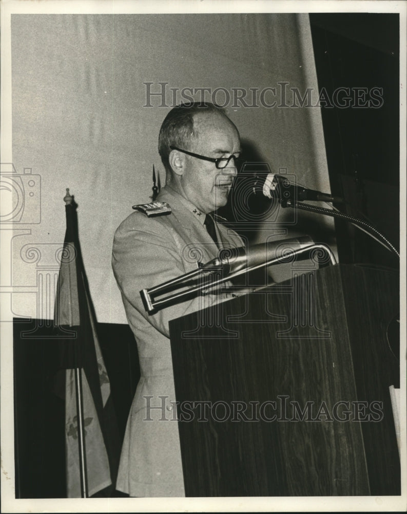 1970 Admiral Goehring addressing the Rivergate on hurricanes - Historic Images