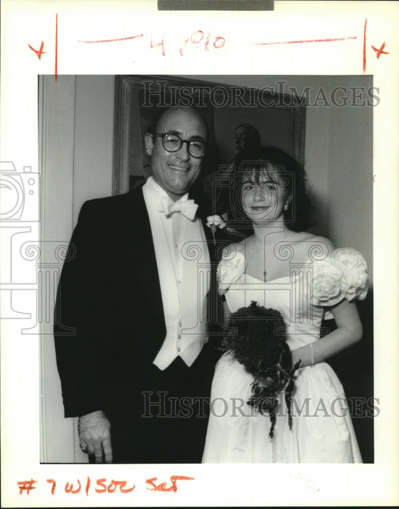 1990 Press Photo Stan Ellington and Jeanne at the Essex Debutant Presentation. - Historic Images