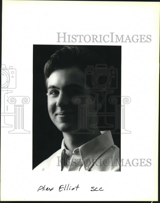 1993 Press Photo High School Senior Salute Alex Elliot, St. Charles Catholic. - Historic Images