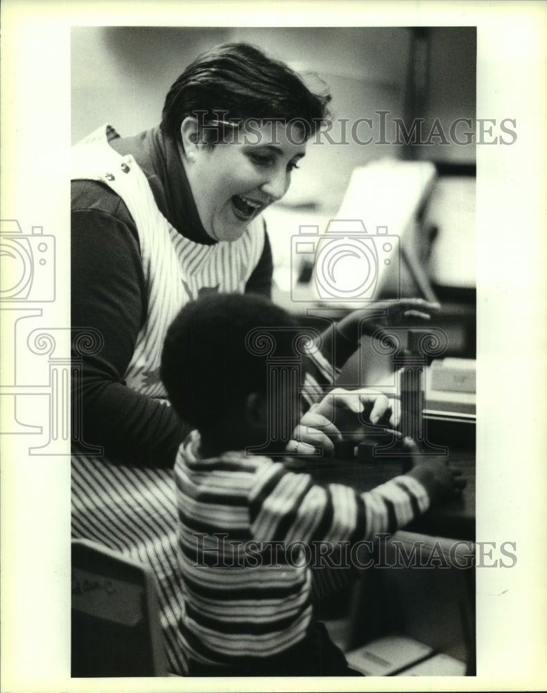 1990 Press Photo Mary Green, School Psychologist, Jefferson Parish Schools - Historic Images