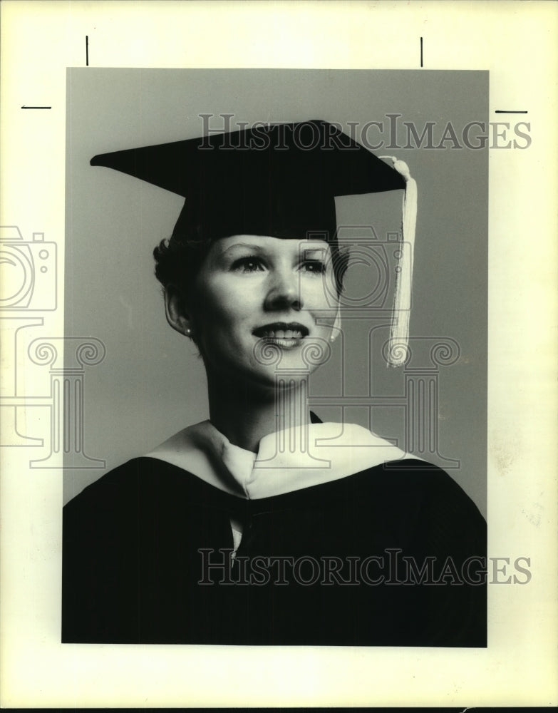 1990 Press Photo Carol Guidry, RN, one of two top Graduates from City College. - Historic Images