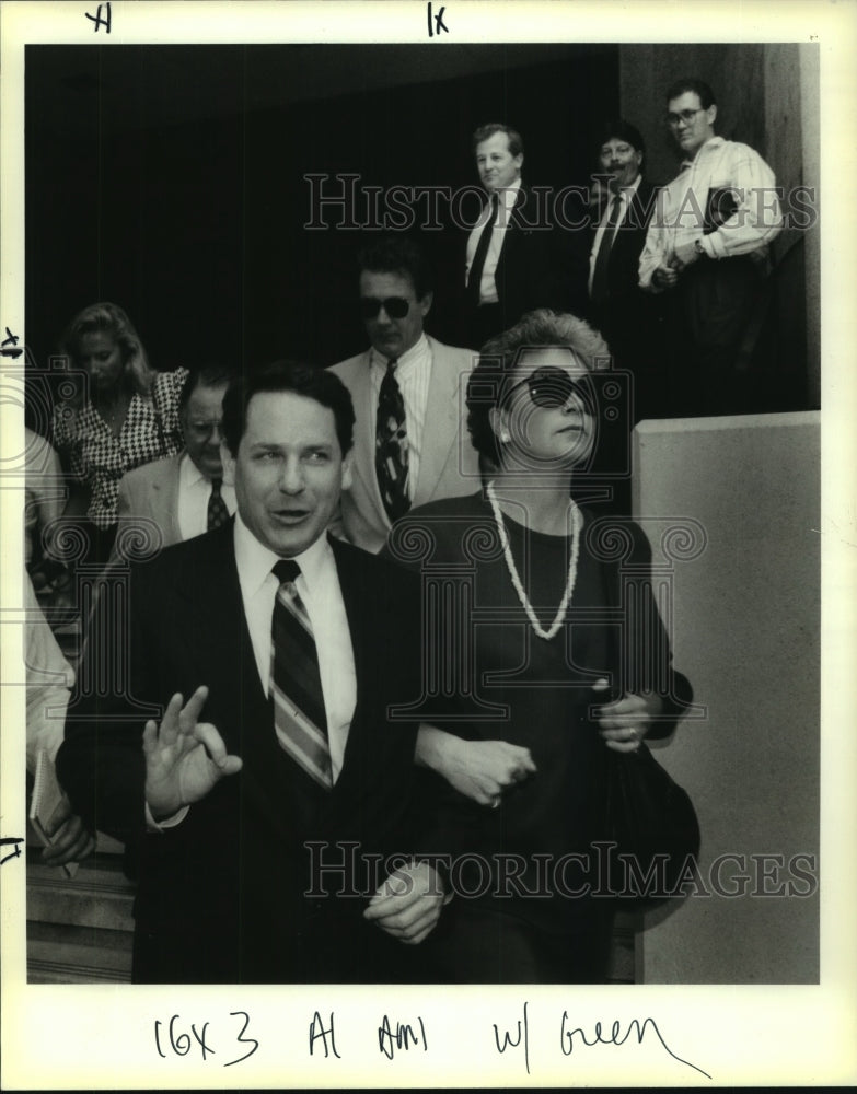 1991 Press Photo Doug Green leaves Federal Court with his wife Linn Green - Historic Images