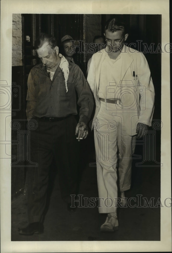 1952 Press Photo Frank Gragnon and Charity interns - nob21886 - Historic Images