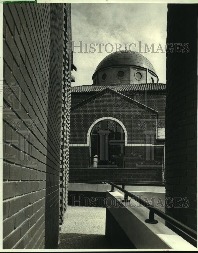 1985 Press Photo New Greek Orthodox Cathedral building on St. Bernard Avenue - Historic Images