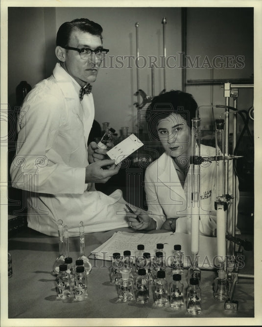 1960 Press Photo Dr. Marion Guidry Working with Mrs. Joyce Kelly - nob21922 - Historic Images