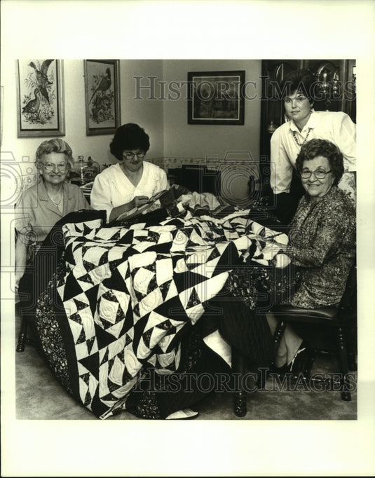 1987 Press Photo Gulf States Quilting Association's quilt show - Historic Images