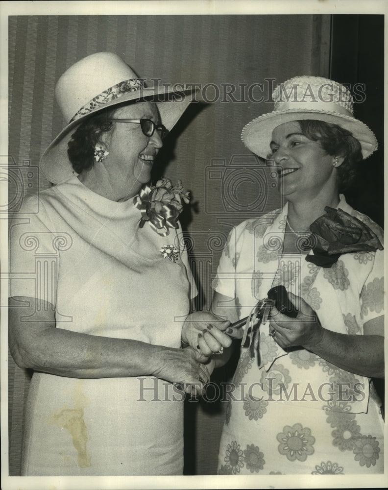 1968 Orleans Lakeside Home Demonstration New elected officers - Historic Images