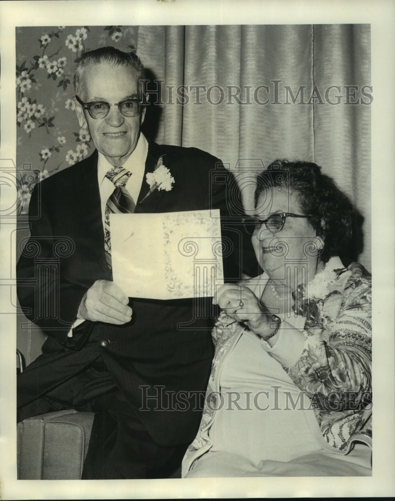 1976 Press Photo Mr. &amp; Mrs. Orfila A. Guerra&#39;s Golden Wedding Anniversary - Historic Images