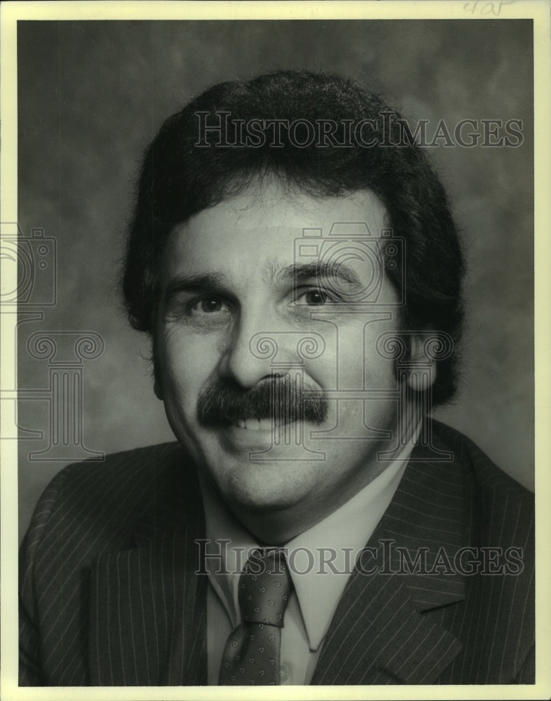 1980 Press Photo Anthony J Guarisco announce candidacy for 3rd Congress District - Historic Images