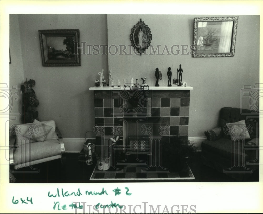 1991 Press Photo The fireplace on the other side of the Lionel Green&#39;s duplex. - Historic Images