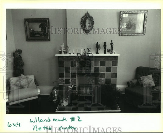 1991 Press Photo The fireplace on the other side of the Lionel Green's duplex. - Historic Images