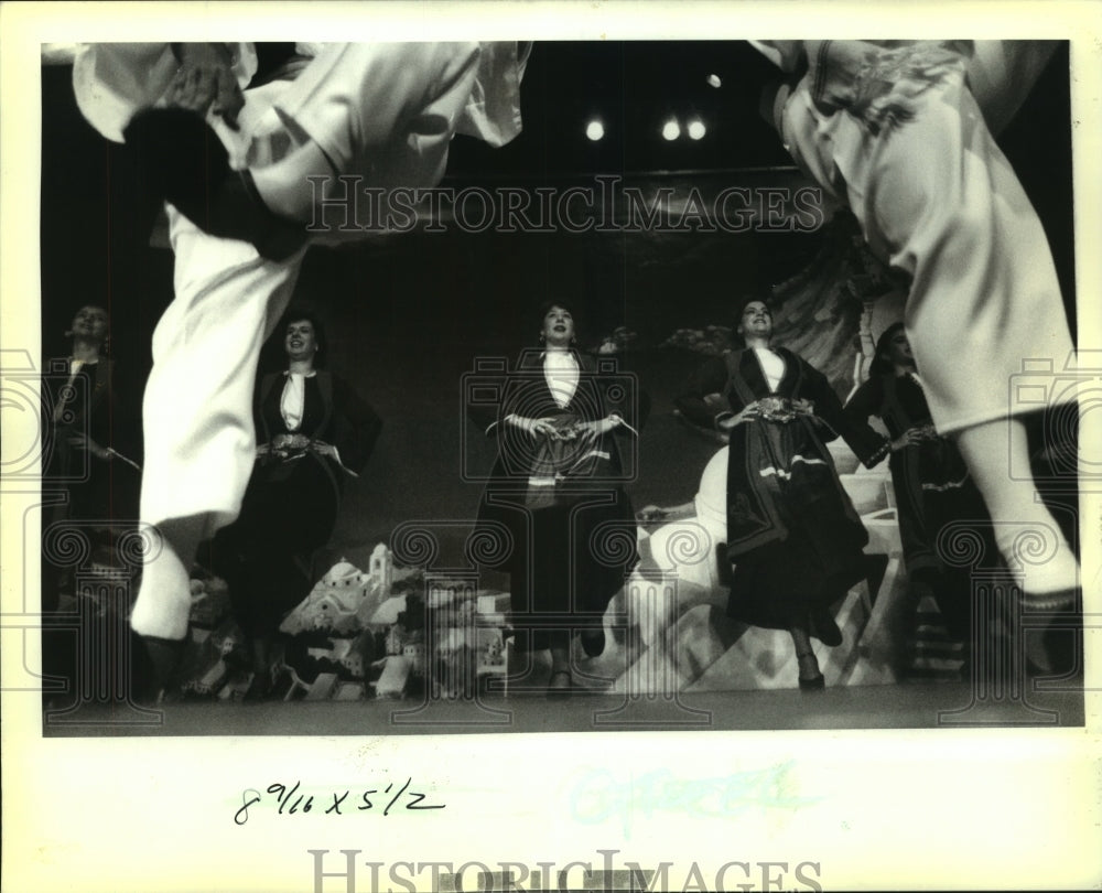 1992 Press Photo Event - Hellenic Dancer Perform During Greek Festival - Historic Images