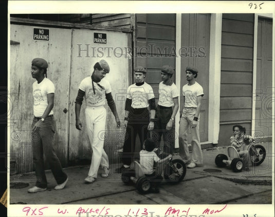 1982 Press Photo Guardian Angels march in memory of a comrade killed in Newark - Historic Images