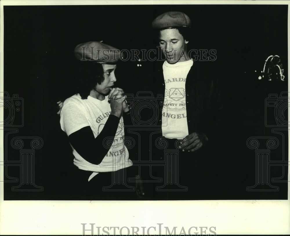 1982 Press Photo Guardian Angel Lt. Jean Curry instructs a recruit - nob22437 - Historic Images