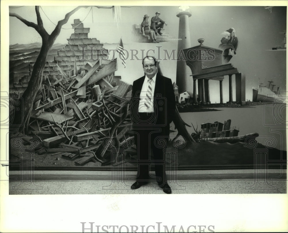 1994 Press Photo Wade Guice, Civil Defense director in Gulfport - Historic Images