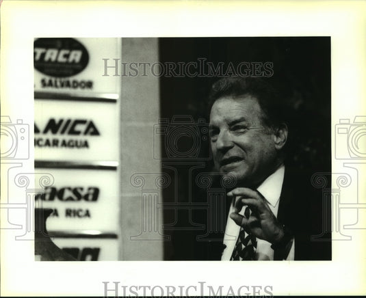 1995 Press Photo Julio Guichard Sr, host and producer of De Todo Un Poco - Historic Images