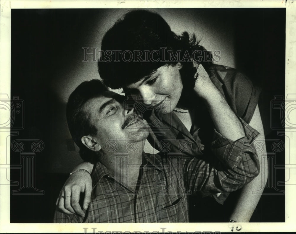 1983 Press Photo Yusi Guido with father Antonio to whom she donated kidney - Historic Images