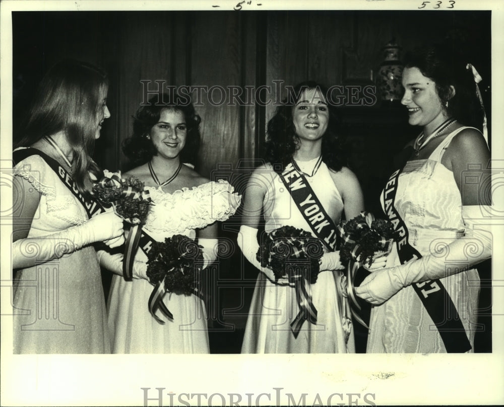 1980 Press Photo Beauty pageant finalists Corinne Amacher Boswell and et al - Historic Images