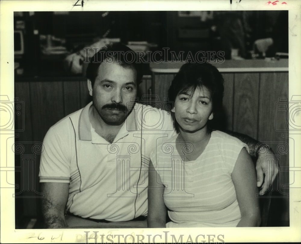 1989 Press Photo Gilma Guevara treated inhumane of Immigration authorities - Historic Images