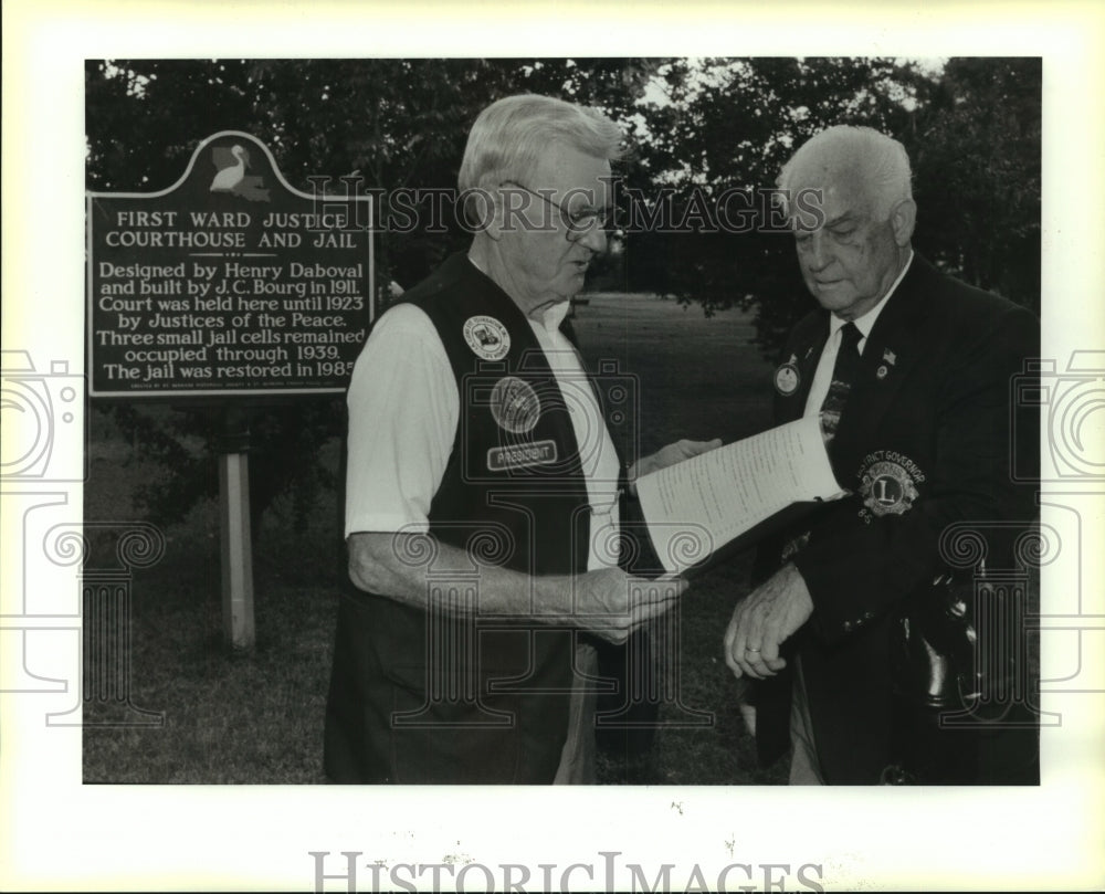 1994 Press Photo Lions Club meeting at old First Ward Justice Courthouse &amp; Jail - Historic Images