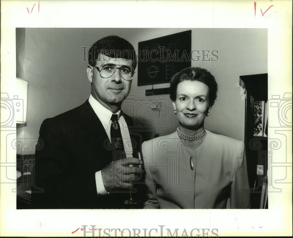 1994 Press Photo Dr. Frank and Temperance Guidry at an event - nob22554 - Historic Images