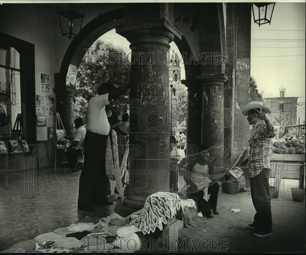 1983 Press Photo Scene in Tlaquepaque, new Guadalajara, Mexico - nob22562 - Historic Images