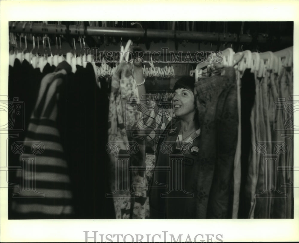 1992 Press Photo Donna Guidry, graduate of The Workshop- now works at T.J. Maxx - Historic Images