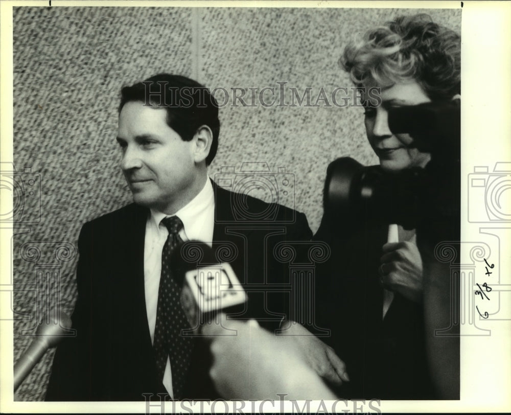 1991 Press Photo Doug Green and Wife Linn Leave Courthouse After Guilty Verdict - Historic Images