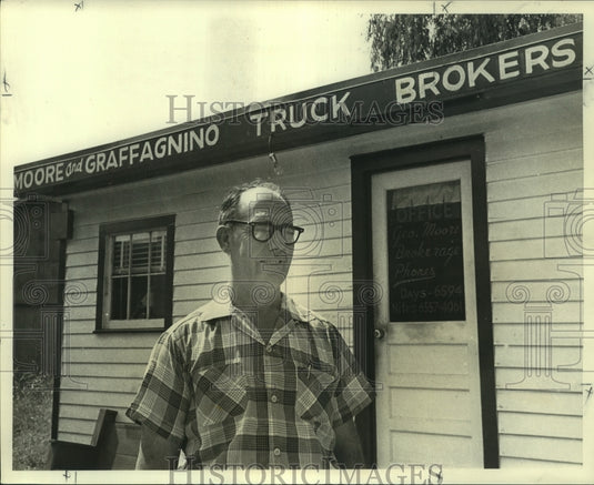 1960 Press Photo Joe Graffagnio produce brokerage firm in Community. - Historic Images