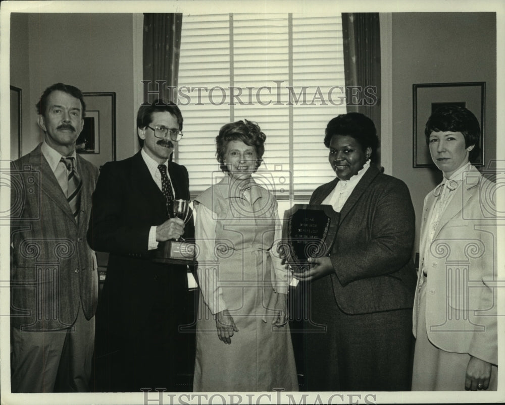 1983 Press Photo Dr. Edward J. Green, Tulane International Moot Court Team - Historic Images