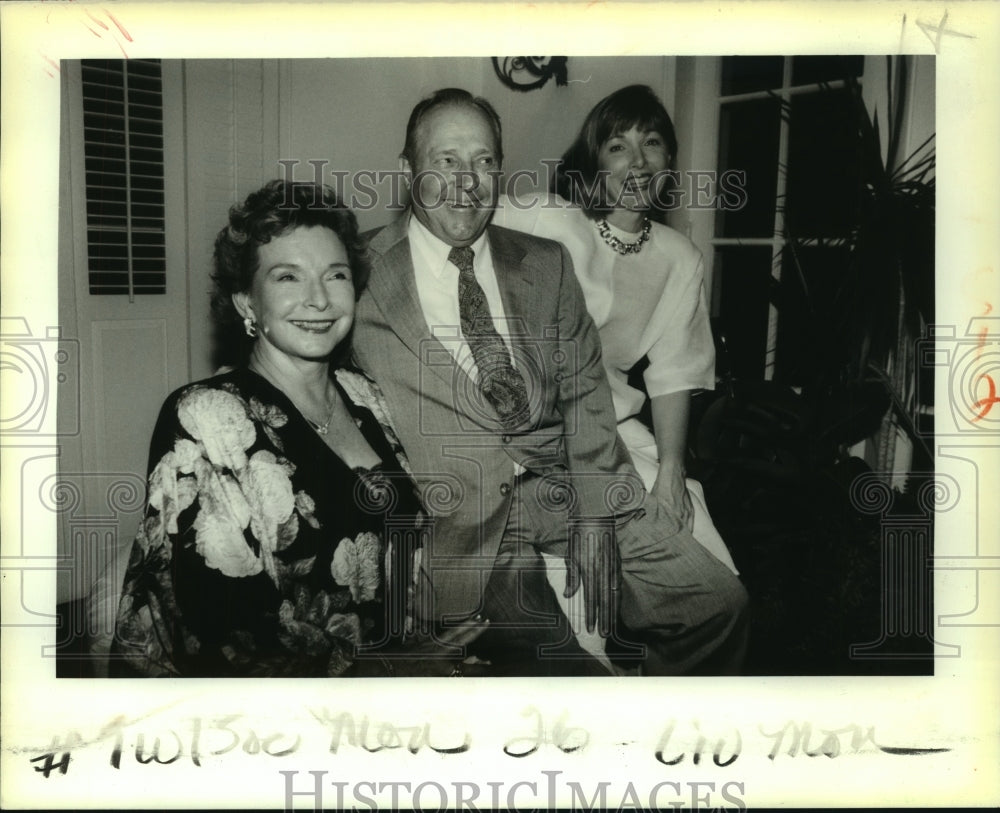 1988 Press Photo Peggy Gulotta, Dr. Carl Gulotta, Joy Mills, Medical Auxiliary - Historic Images