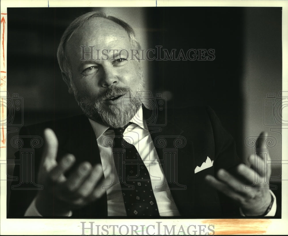 1988 Press Photo James McFarland, Dean of Tulane University&#39;s Business School - Historic Images