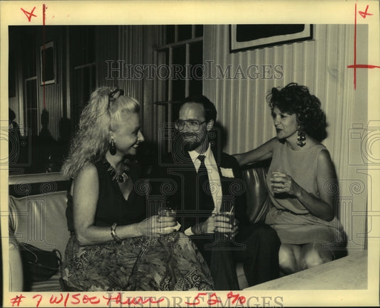 1990 Press Photo Jude Swenson, Kevin Graves & Gena Sylvester at an event - Historic Images