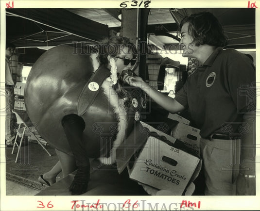 1987 Press Photo Michelle Talbot in The Great French Market Tomato Festival - Historic Images