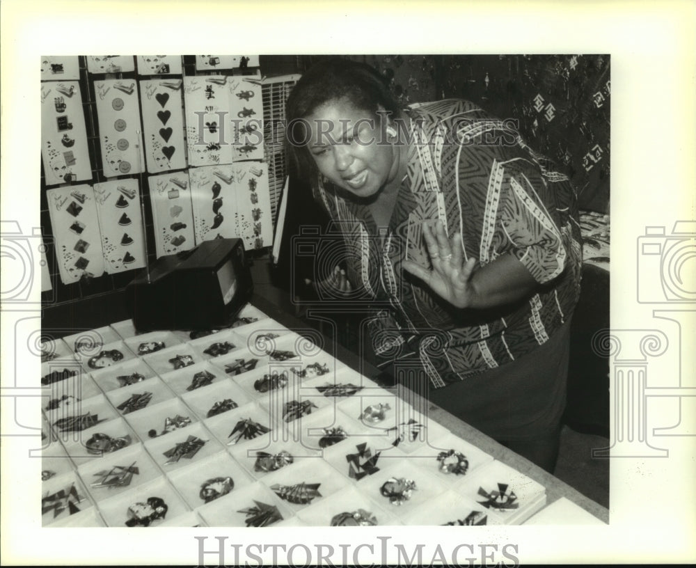 1995 Press Photo Sharley Gray, a French Quarter vendor reacts to verdict - Historic Images