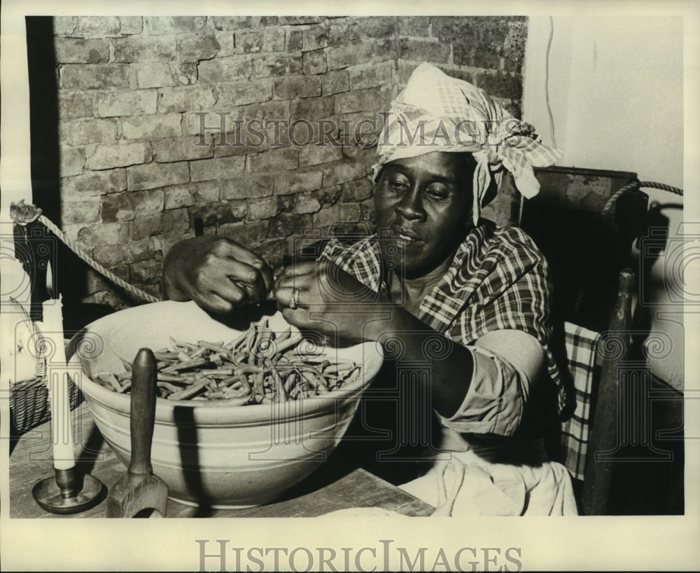 1973 Press Photo Christian Women&#39;s Exchange Employee Mrs. Hester Green - Historic Images