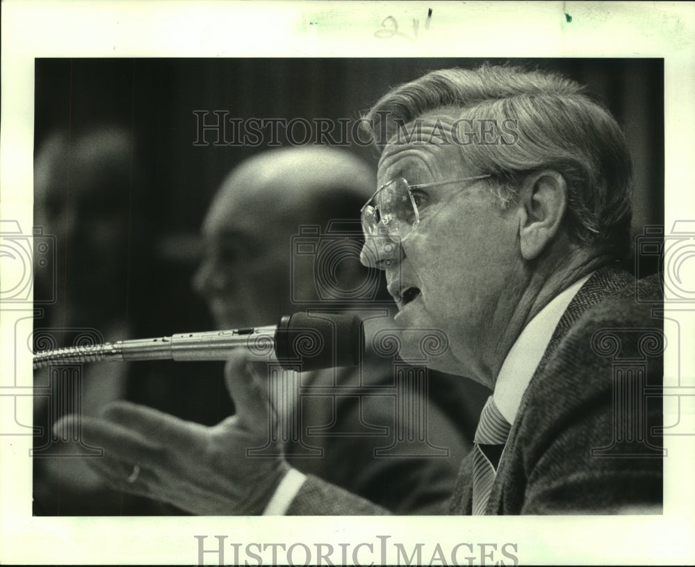 1986 Press Photo St. Bernard Parish Police Juror Alvin W. &quot;Buddy&quot; Guillot - Historic Images