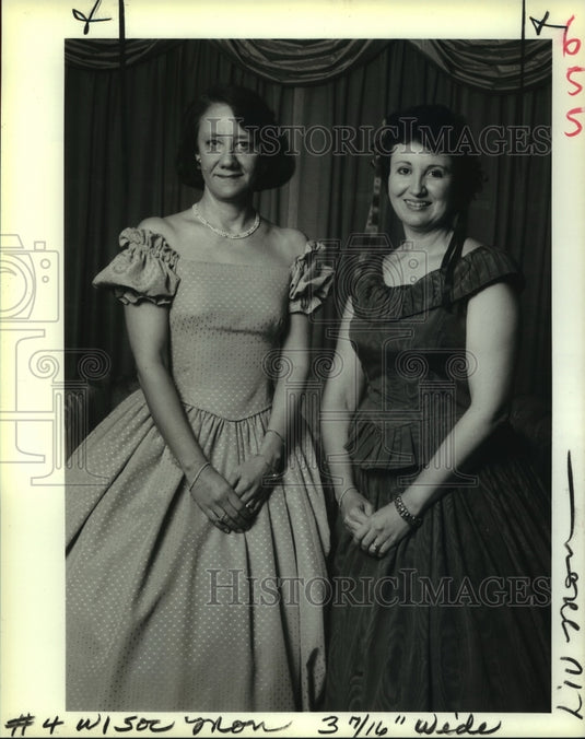 1989 Press Photo Carlos Danos, and Jan P. Gravolet at Spring Fiesta Event - Historic Images