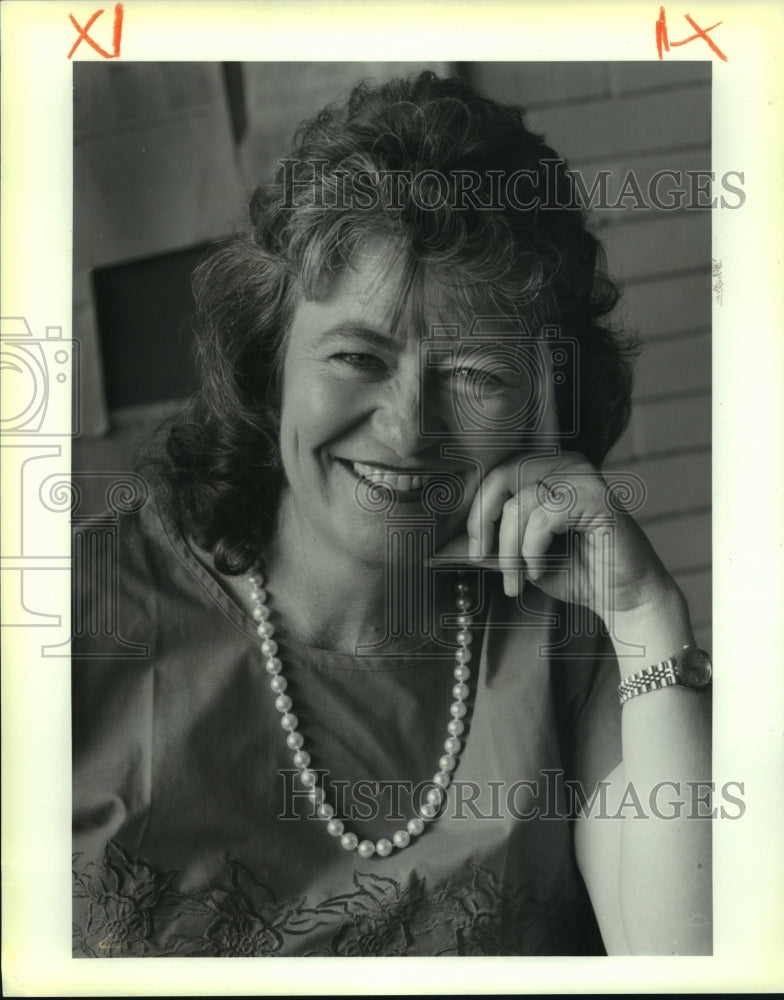 1990 Press Photo The new principal of Alice Harte Elementary, Mary Ellen Gravois - Historic Images