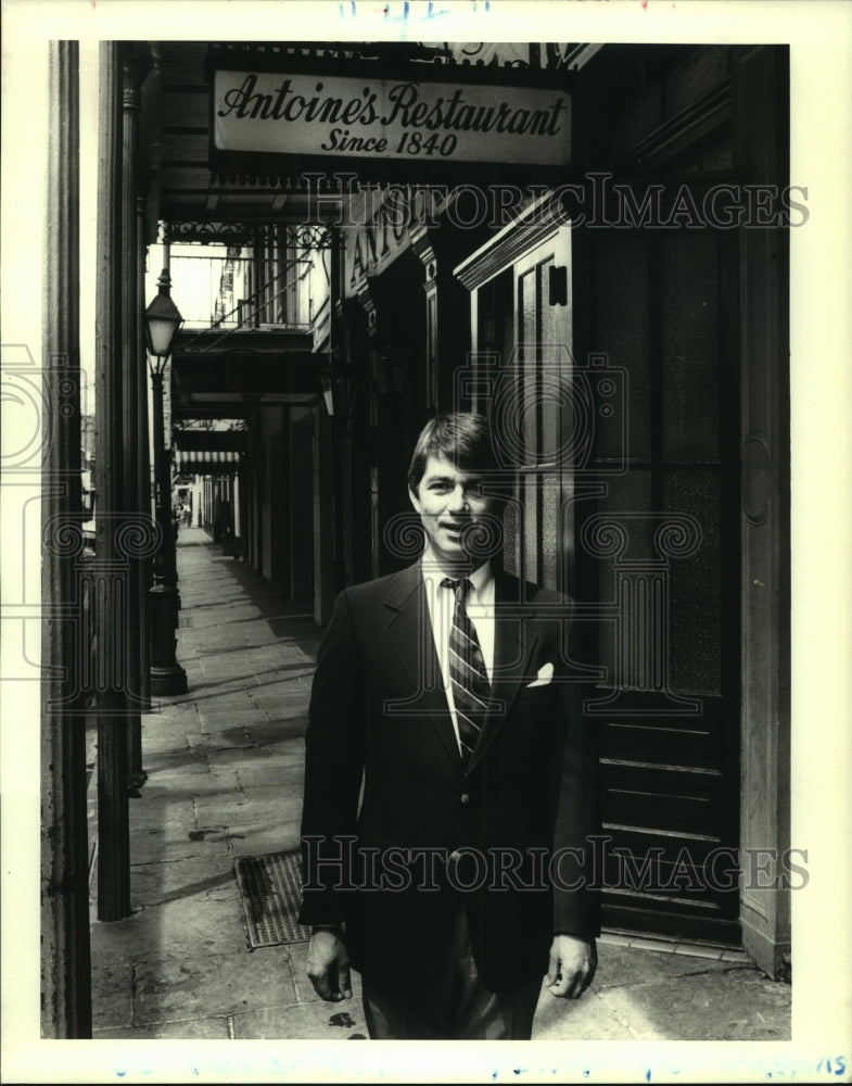 1987 Press Photo Randy Guste at Antoine&#39;s Restaurant. - Historic Images