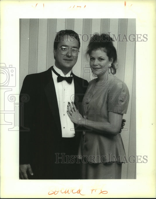 1991 Press Photo Michael and Julie Guste at the Blue Rose Ball for St. Michael's - Historic Images