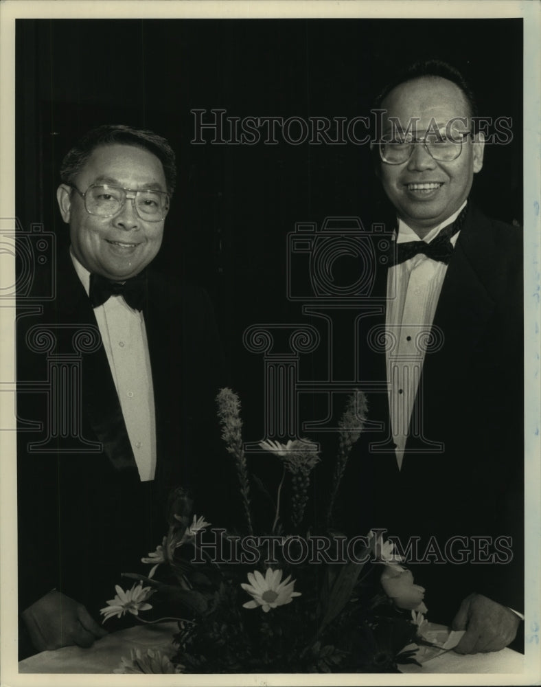 1991 Press Photo Dr. Noli Guinigundo &amp; Dr. Romy Hernandez, Philippine Americans - Historic Images