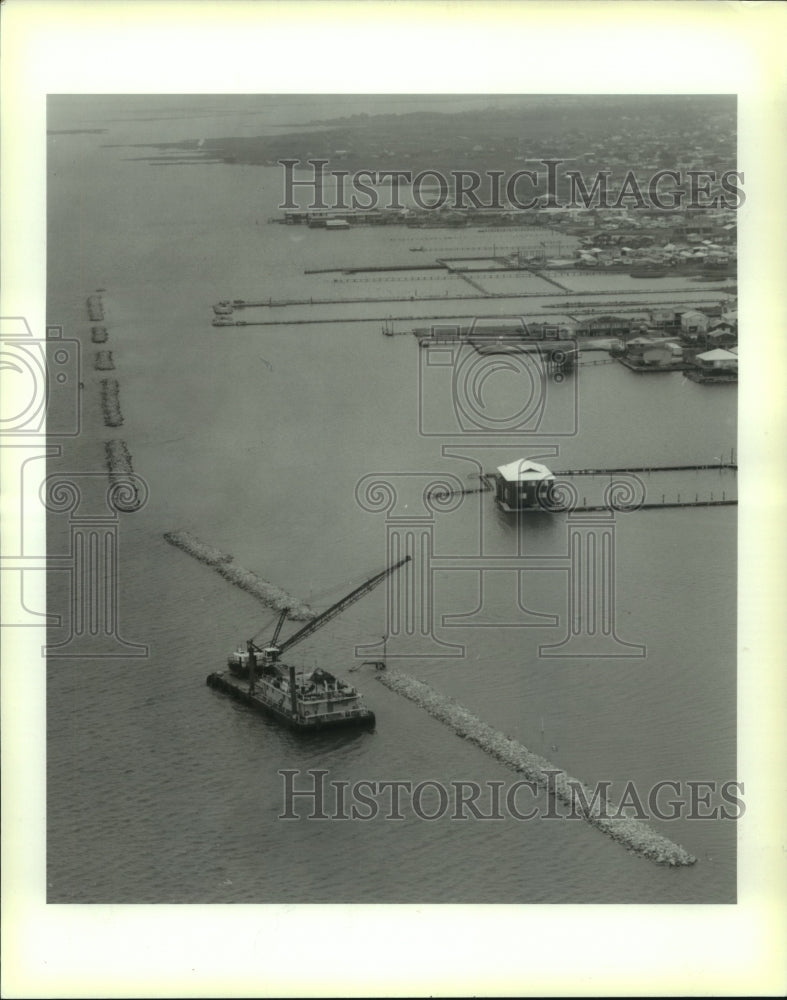 1994 Press Photo Grand Isle Bay Side Breakwater Project Aerial View, Louisiana - Historic Images