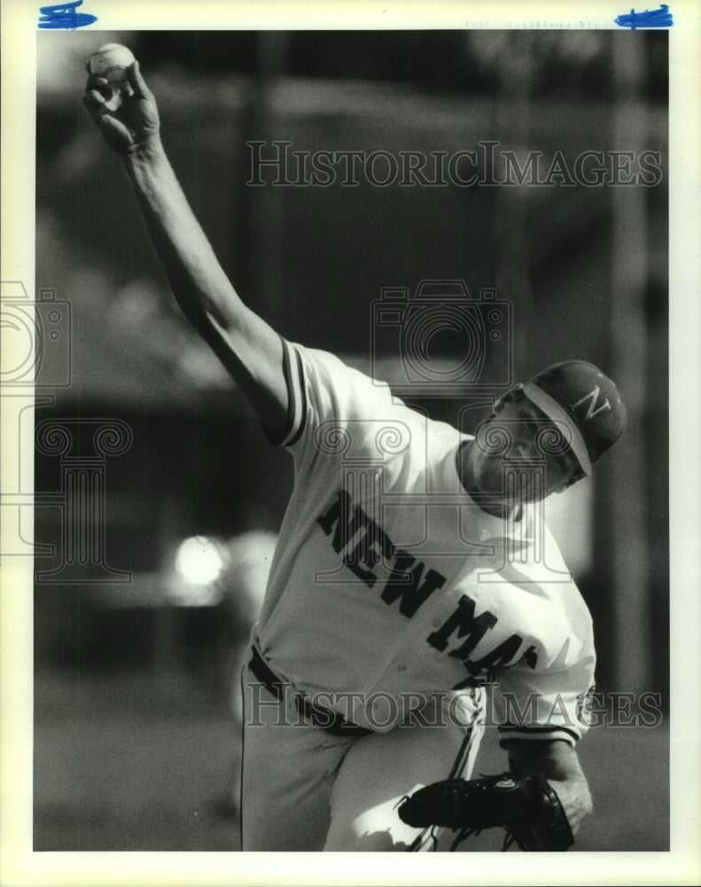1993 Press Photo Newman Baseball Pitcher Bobby Gravolet in Action - nob23273 - Historic Images